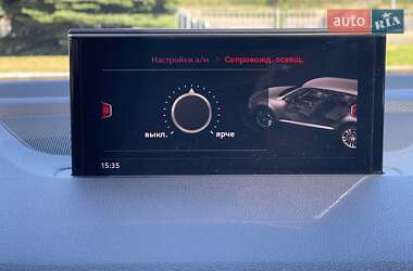 Позашляховик / Кросовер Audi Q7 2018 в 
