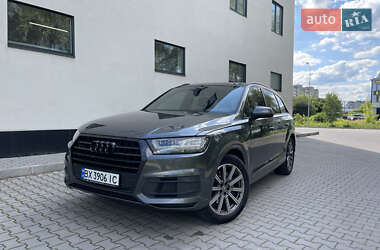 Позашляховик / Кросовер Audi Q7 2017 в 
