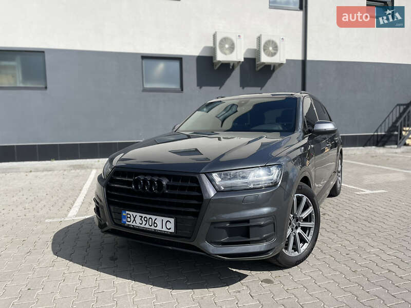 Внедорожник / Кроссовер Audi Q7 2017 в Хмельницком