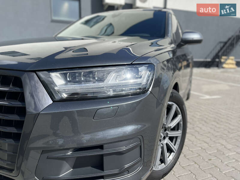 Внедорожник / Кроссовер Audi Q7 2017 в Хмельницком