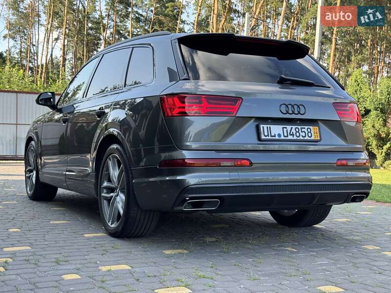 Позашляховик / Кросовер Audi Q7 2018 в Києві