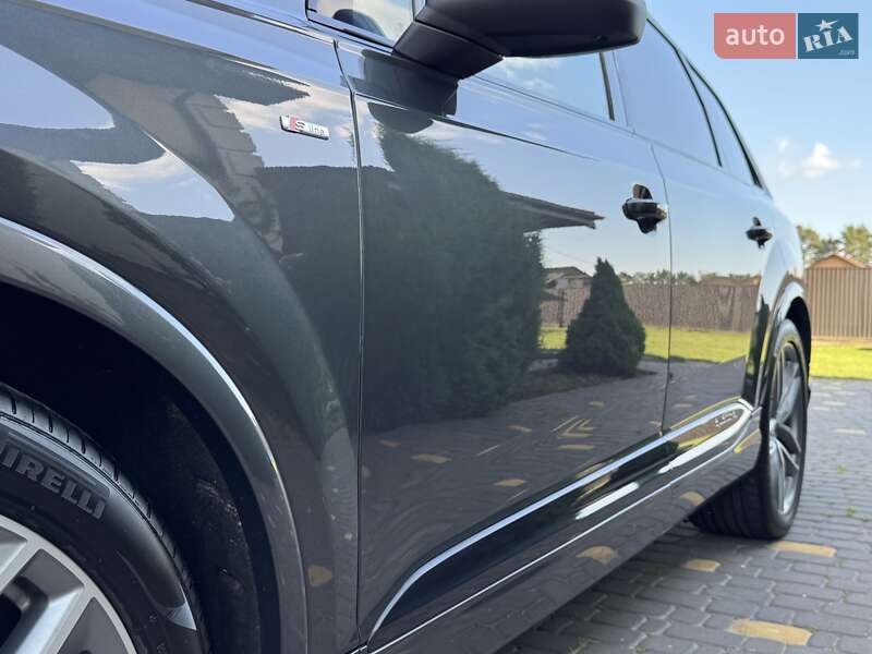 Позашляховик / Кросовер Audi Q7 2018 в Києві