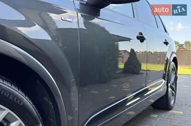 Позашляховик / Кросовер Audi Q7 2018 в 