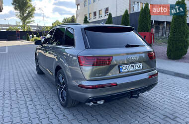 Внедорожник / Кроссовер Audi Q7 2016 в 