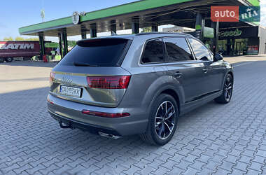 Внедорожник / Кроссовер Audi Q7 2016 в 