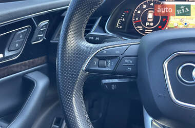 Внедорожник / Кроссовер Audi Q7 2016 в 