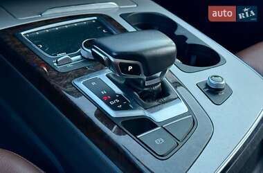 Внедорожник / Кроссовер Audi Q7 2019 в 