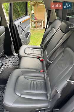 Внедорожник / Кроссовер Audi Q7 2013 в 