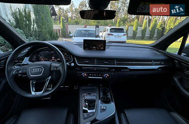 Позашляховик / Кросовер Audi Q7 2018 в 