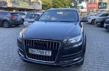Внедорожник / Кроссовер Audi Q7 2014 в 