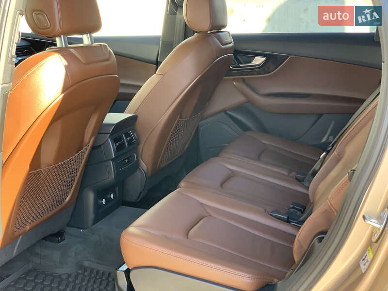 Внедорожник / Кроссовер Audi Q7 2019 в Киеве