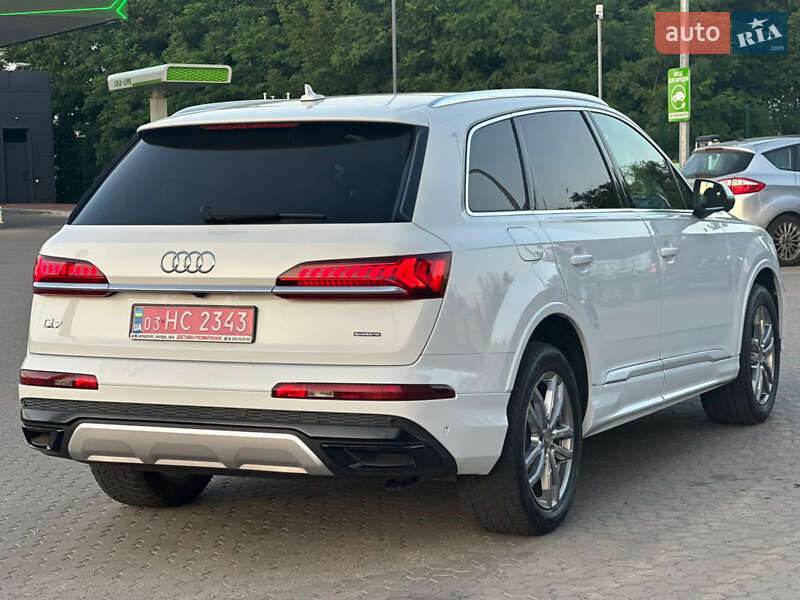 Позашляховик / Кросовер Audi Q7 2021 в Києві