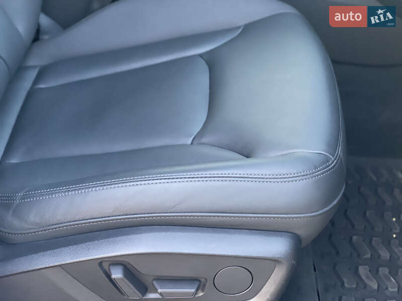 Позашляховик / Кросовер Audi Q7 2021 в Києві