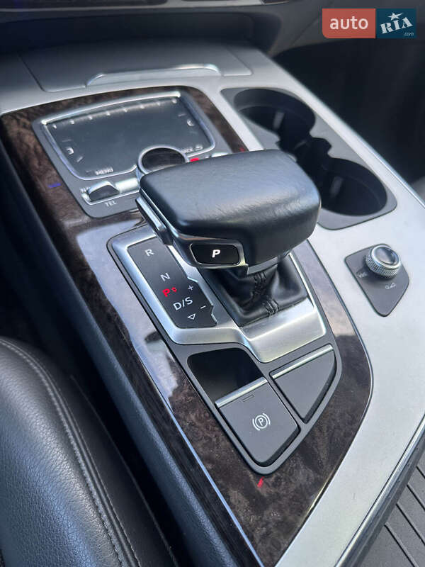 Позашляховик / Кросовер Audi Q7 2019 в Білогородці