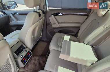 Позашляховик / Кросовер Audi Q7 2012 в 