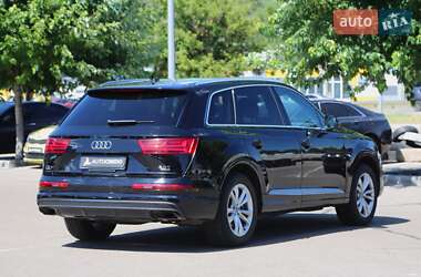 Внедорожник / Кроссовер Audi Q7 2017 в 