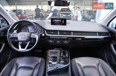 Внедорожник / Кроссовер Audi Q7 2017 в 