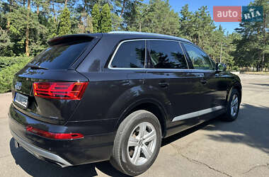 Позашляховик / Кросовер Audi Q7 2019 в 