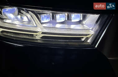 Позашляховик / Кросовер Audi Q7 2019 в 