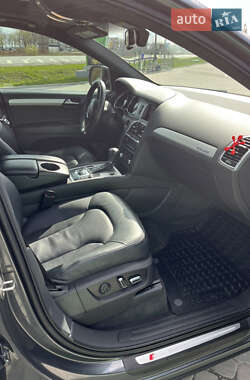 Внедорожник / Кроссовер Audi Q7 2011 в 