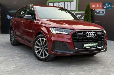 Внедорожник / Кроссовер Audi Q7 2020 в 
