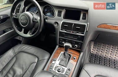 Позашляховик / Кросовер Audi Q7 2013 в 