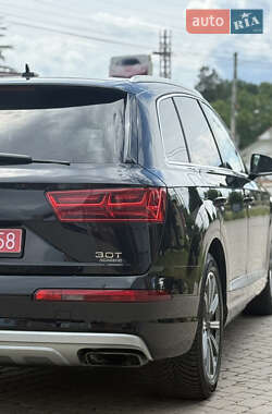 Позашляховик / Кросовер Audi Q7 2017 в 
