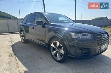 Позашляховик / Кросовер Audi Q7 2016 в 