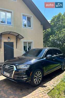 Позашляховик / Кросовер Audi Q7 2017 в 