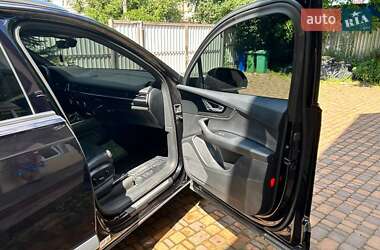 Позашляховик / Кросовер Audi Q7 2017 в 