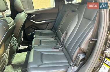 Позашляховик / Кросовер Audi Q7 2017 в 