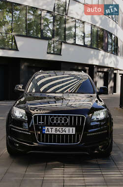 Внедорожник / Кроссовер Audi Q7 2010 в 