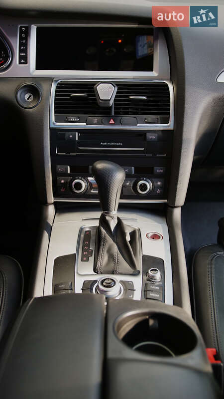 Позашляховик / Кросовер Audi Q7 2010 в Івано-Франківську