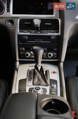 Внедорожник / Кроссовер Audi Q7 2010 в 