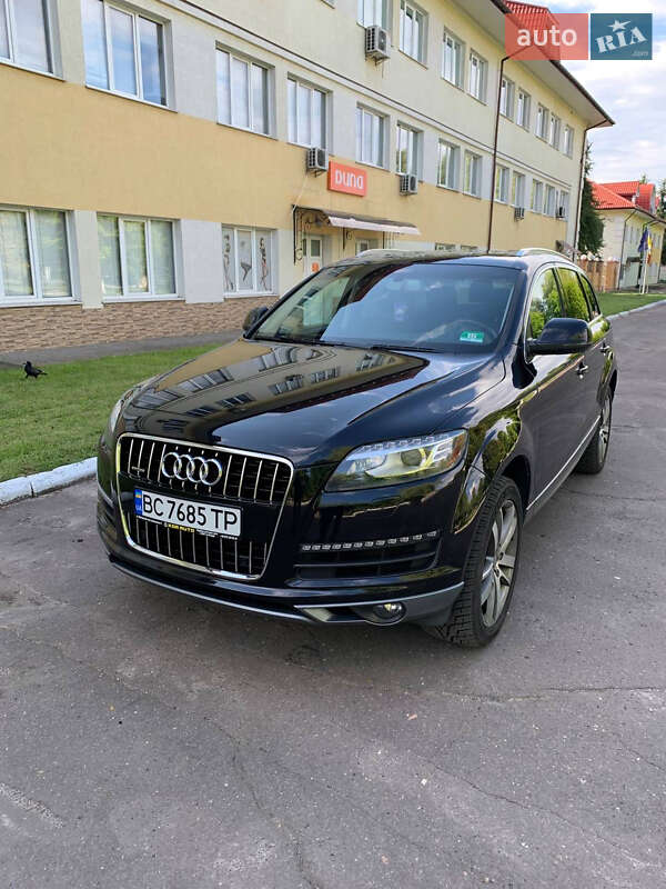 Позашляховик / Кросовер Audi Q7 2012 в 