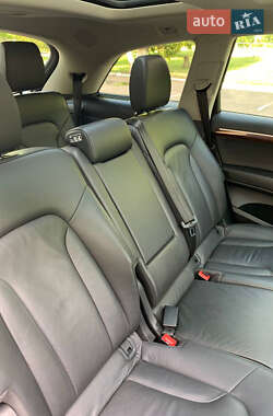 Позашляховик / Кросовер Audi Q7 2012 в 