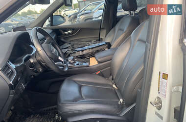 Позашляховик / Кросовер Audi Q7 2016 в 