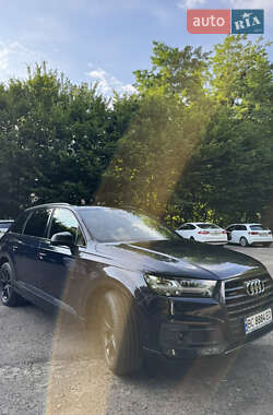 Позашляховик / Кросовер Audi Q7 2016 в 