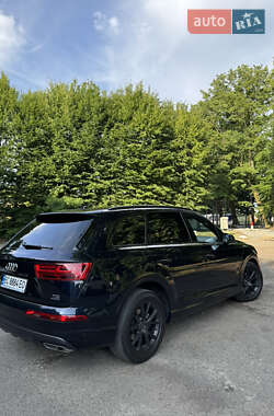 Позашляховик / Кросовер Audi Q7 2016 в 