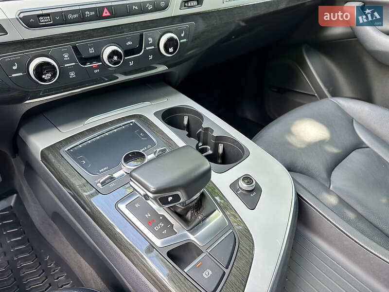 Позашляховик / Кросовер Audi Q7 2018 в Києві