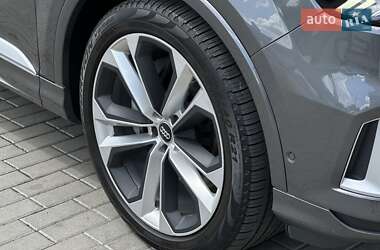 Позашляховик / Кросовер Audi Q7 2020 в 