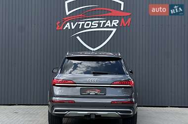 Позашляховик / Кросовер Audi Q7 2020 в 