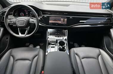 Позашляховик / Кросовер Audi Q7 2020 в 