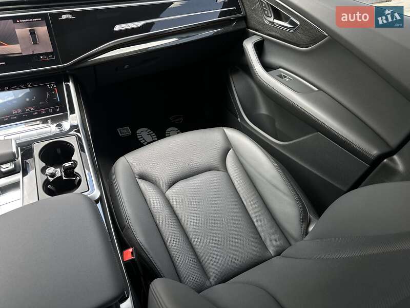 Позашляховик / Кросовер Audi Q7 2020 в Мукачевому