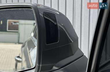 Позашляховик / Кросовер Audi Q7 2020 в 