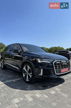 Позашляховик / Кросовер Audi Q7 2020 в 