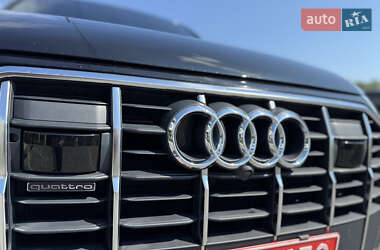 Позашляховик / Кросовер Audi Q7 2020 в 