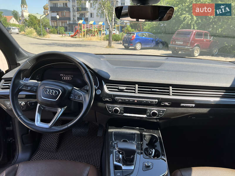 Внедорожник / Кроссовер Audi Q7 2017 в Хусте