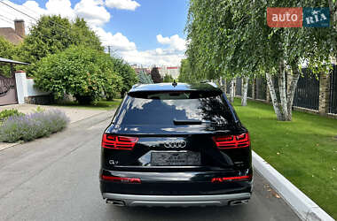 Внедорожник / Кроссовер Audi Q7 2018 в 