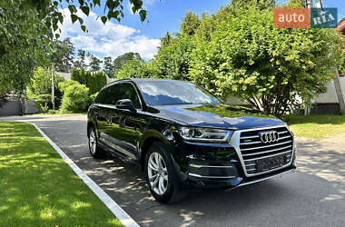 Внедорожник / Кроссовер Audi Q7 2018 в 